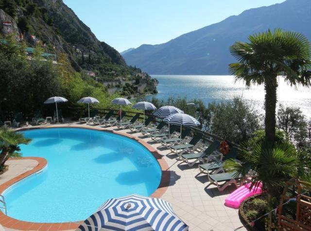 Hotel Augusta Garni Limone sul Garda Dış mekan fotoğraf