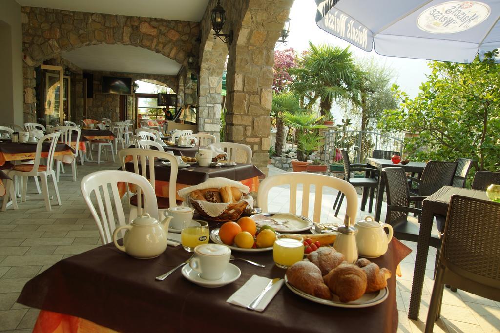 Hotel Augusta Garni Limone sul Garda Dış mekan fotoğraf