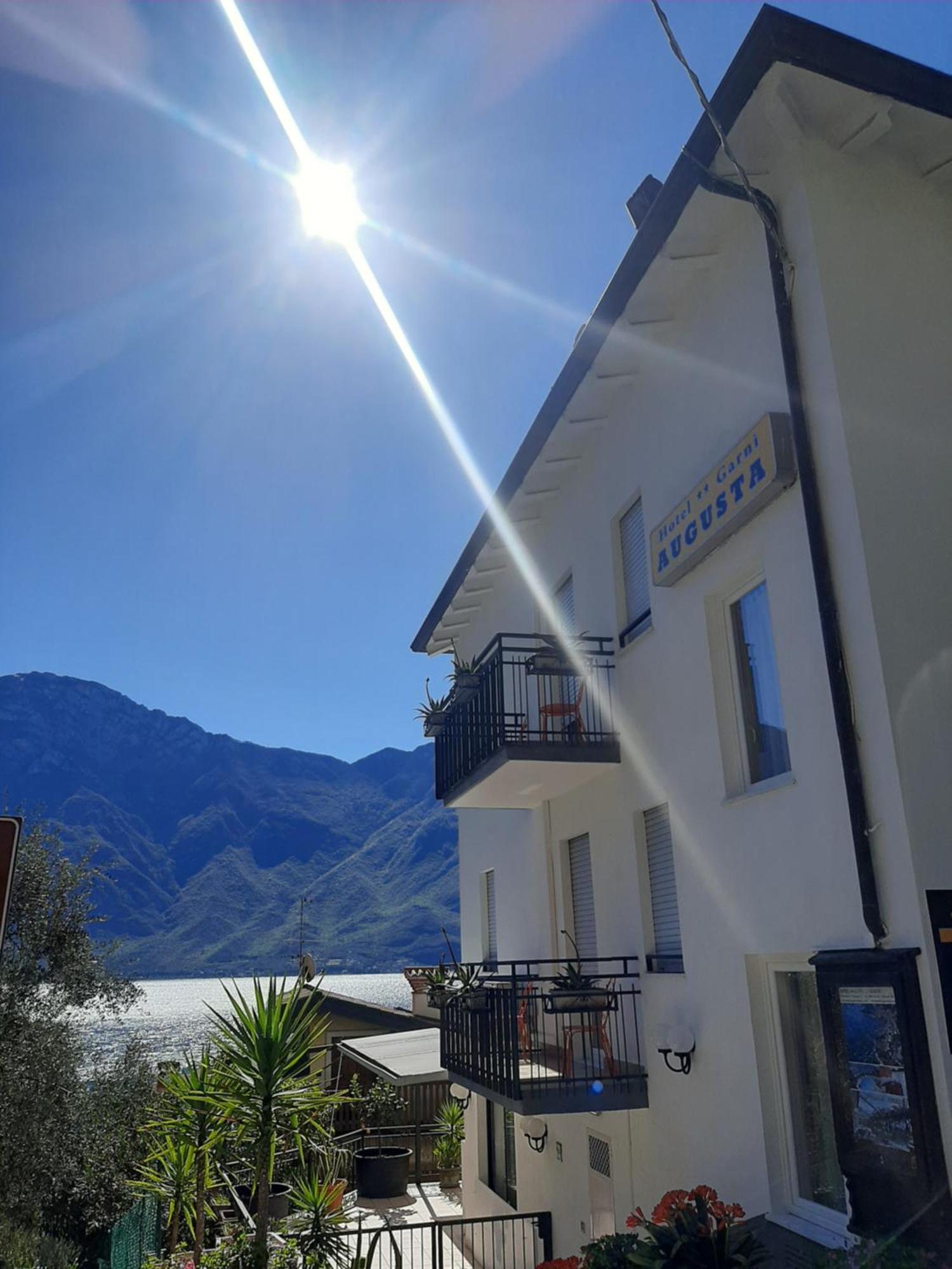 Hotel Augusta Garni Limone sul Garda Dış mekan fotoğraf